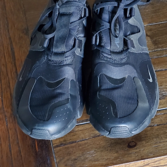 AirMax Infinity - Picture 3 of 3